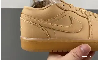 “Pale Jordan Sand” Air Low Vanilla 1 SE 0701